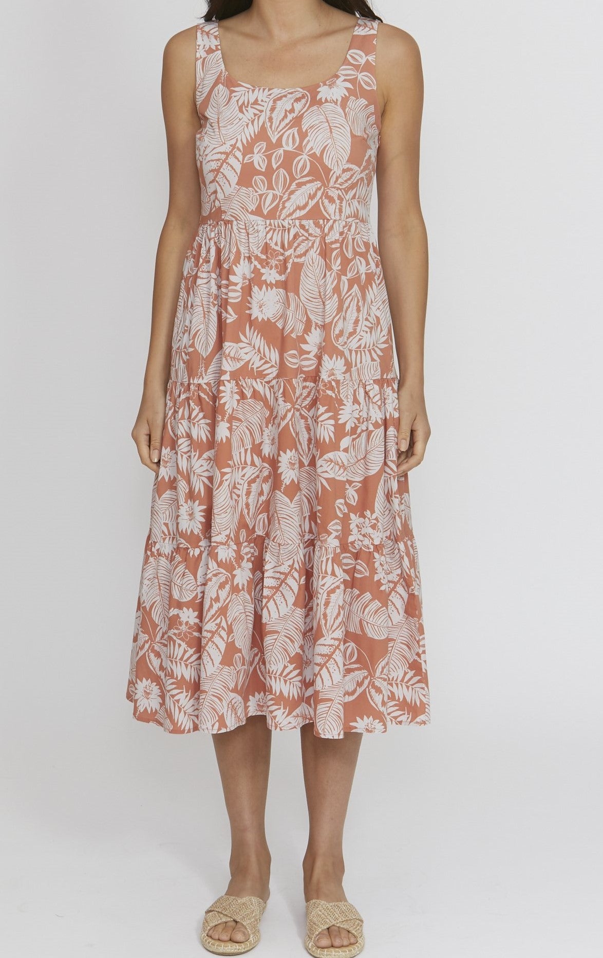 jump mono leaf tiered midi dress