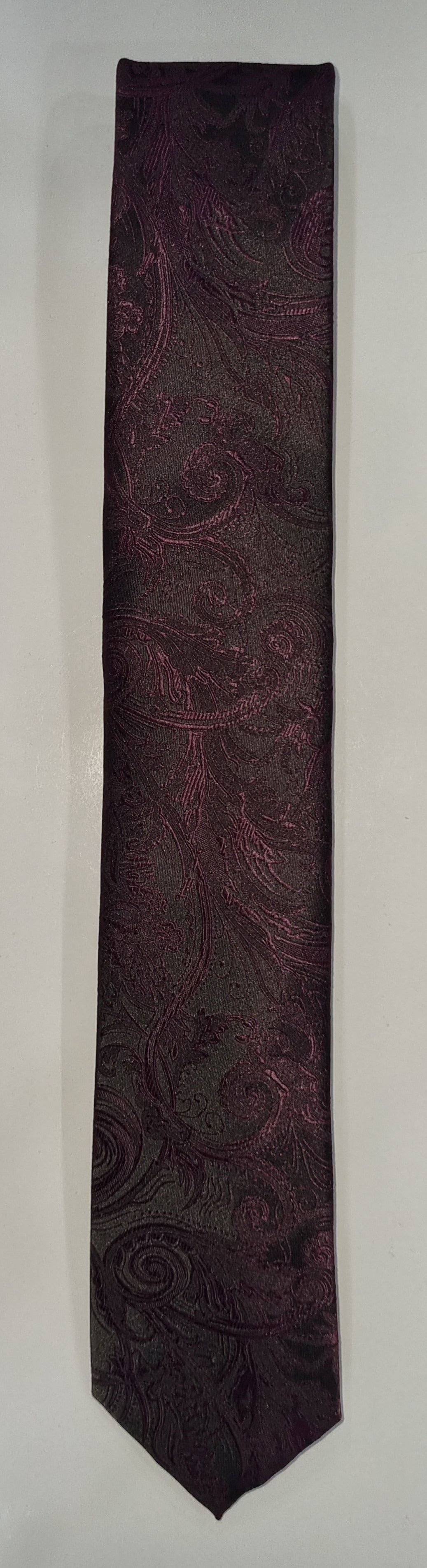 Tie Paisley Pattern Wine