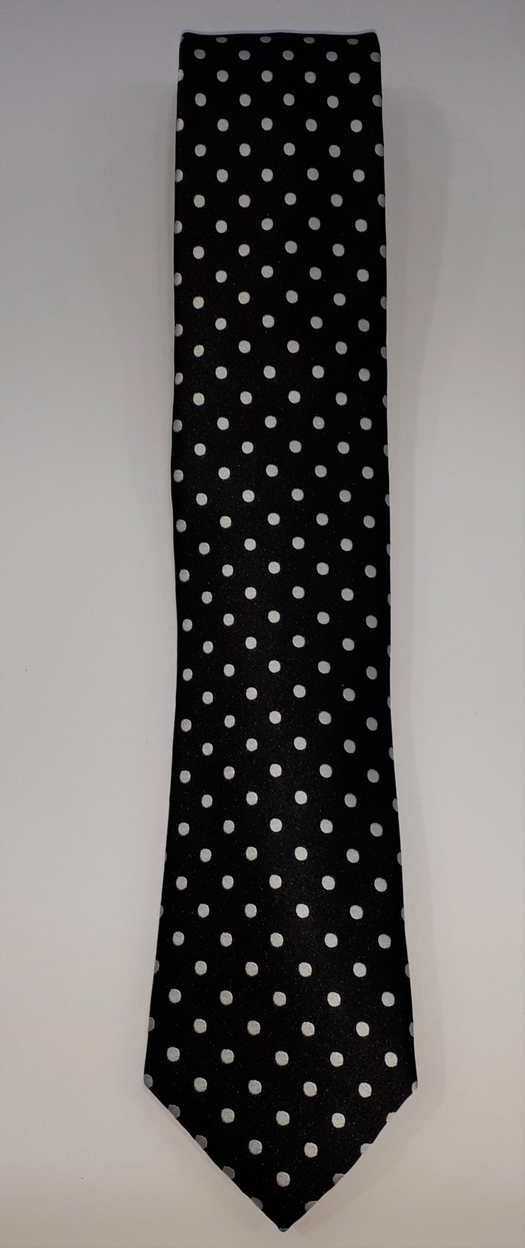 formalaties tie polka dot black & white